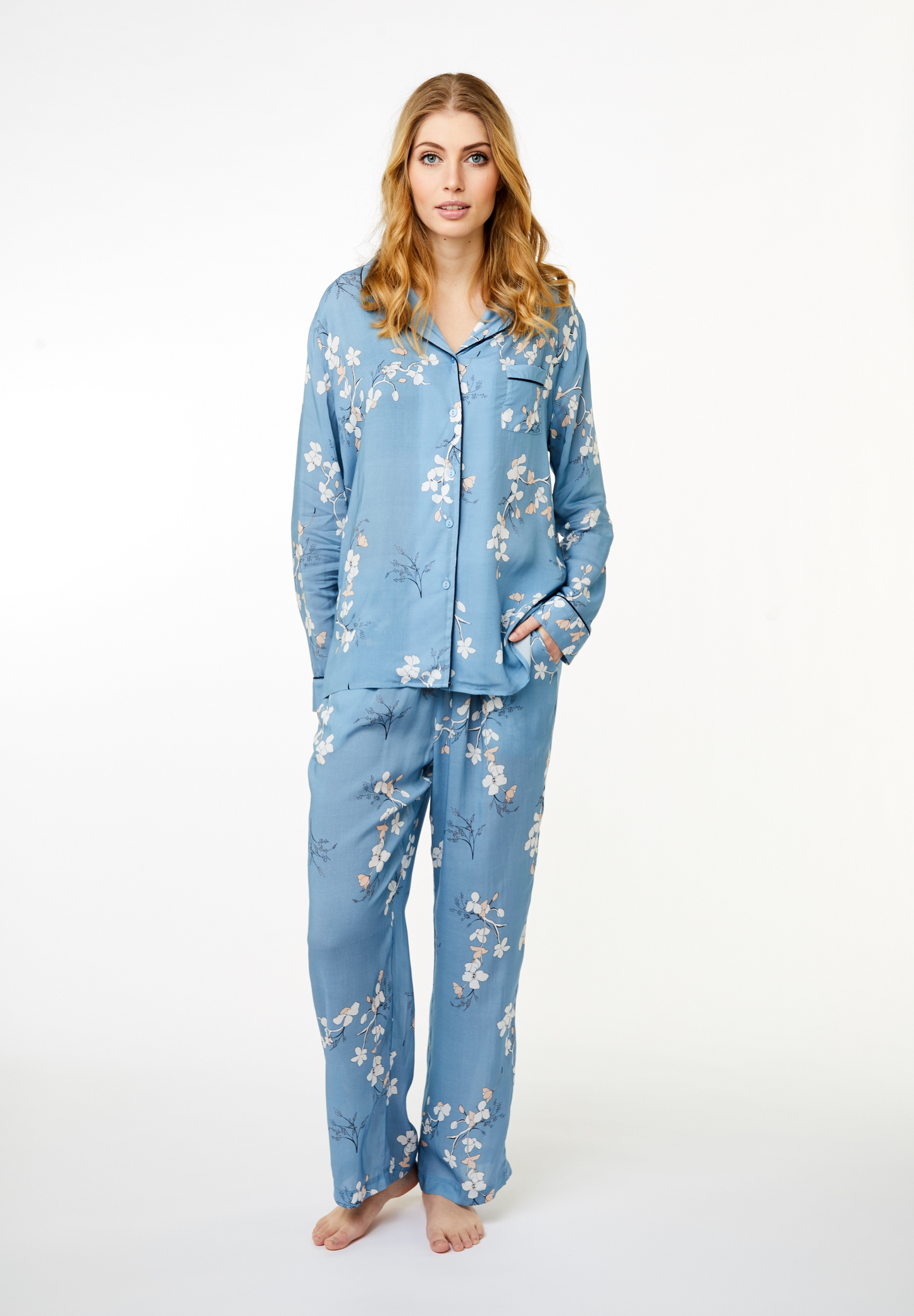 Josephine Pyjamasskjorte lyseblå med print